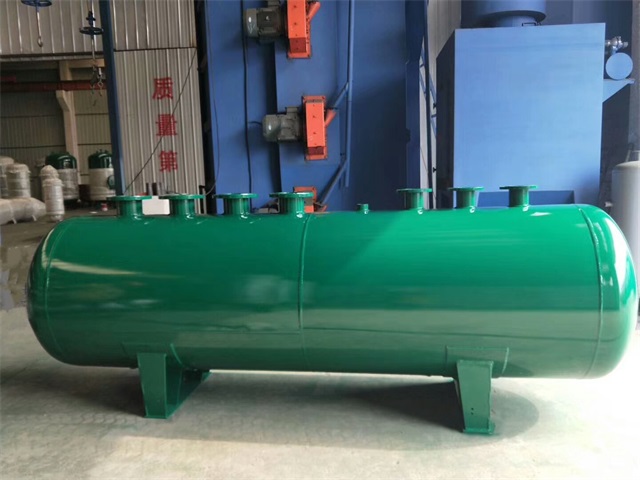 德格德格德格蒸汽分气缸